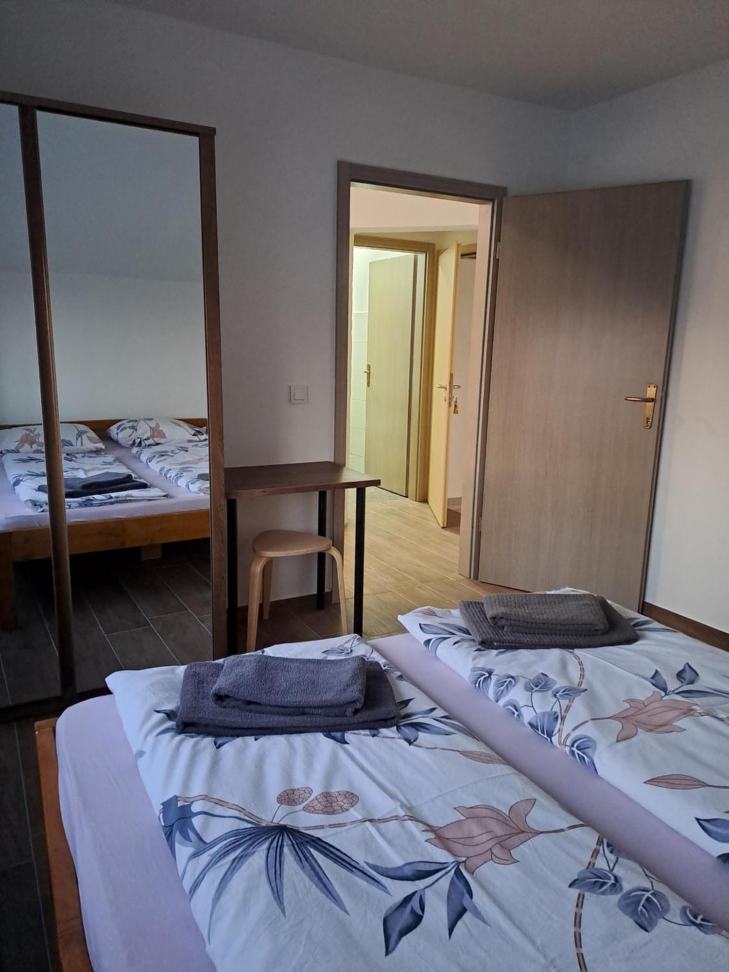 Sara1 Lägenhet Slavonski Brod Exteriör bild